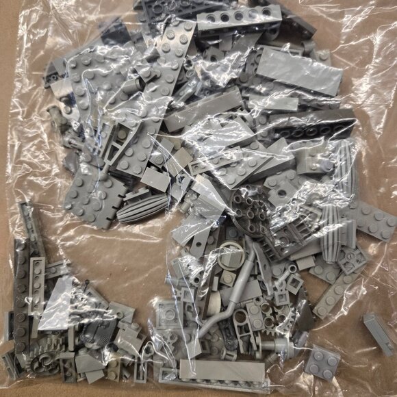 8 pounds Lego lots of vintage 1970's to some modern in locking Case - Picture 5 of 11